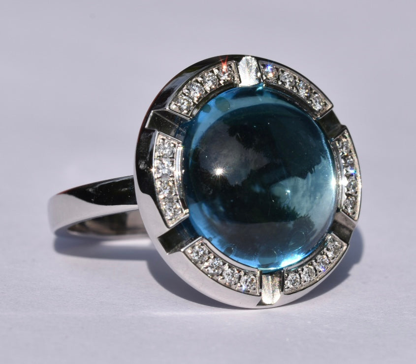 Chaumet Topaz & Diamond Ring 18k